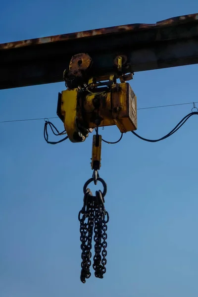 Hook Gantry Crane Chain Lifting Heavy Loads Background Metal Beam — Stock Photo, Image