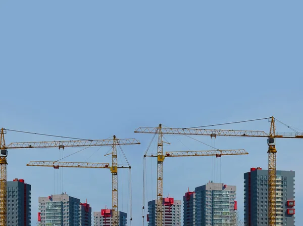 Guindastes Construção Fundo Edifícios Altos Céu Azul Fechar Gancho Guindaste — Fotografia de Stock