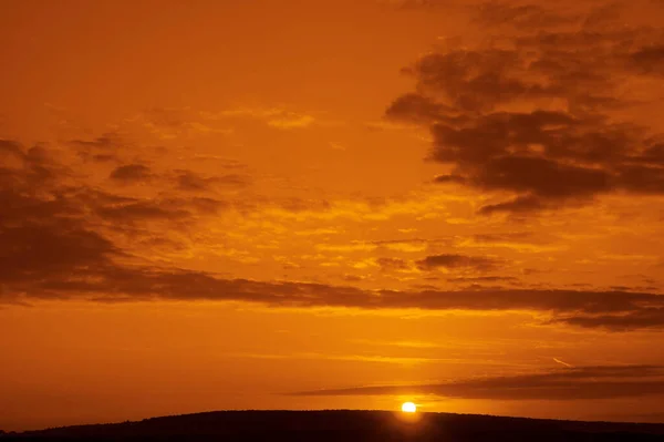 Cielo Hermoso Atardecer Nubes Con Luz Dramática Cielo Del Crepúsculo — Foto de Stock