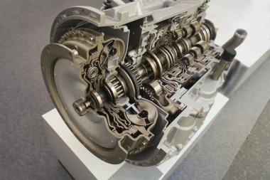 Gezegen vitesleri bu bağlamda otomatik vites içinde. Metal mekanizması. Çelik. Mühendislik. Ağır endüstri. Kavram: Metal yedek parça üretimi. Sanayi konuları. 