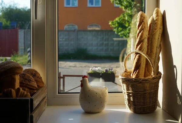 Baguette Vintage Wicker Basket Window Sill Box Bread — Stock Photo, Image