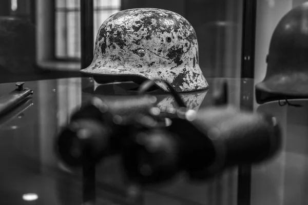 Военная Техника Германии Военный Шлем Бинокль Вторая Мировая Война — стоковое фото