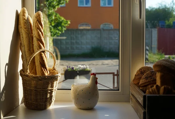 Baguette Vintage Wicker Basket Window Sill Box Bread — Stock Photo, Image
