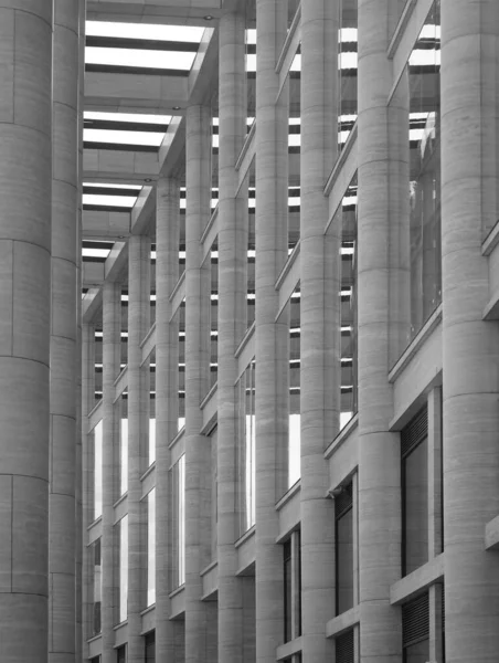 Composite Columns Structure Supporting Airport Building Roof Architecture Black White — Stock Photo, Image