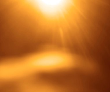 Altın cennet ışığı kavramı. Umut kavramı. Bulanık arka plan. 