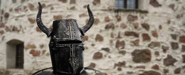 Medieval Knight Helmet Stone Castle Wall Background — Stock Photo, Image