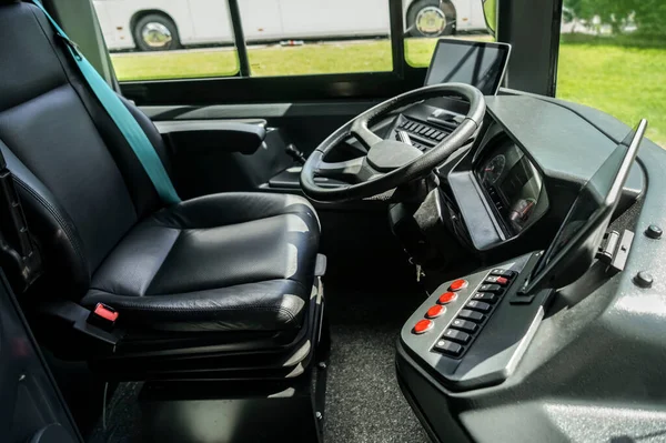 Intercity Bus Deska Rozdzielcza Wyposażona Monitor Systemu Nadzoru Wideo Kierownica — Zdjęcie stockowe