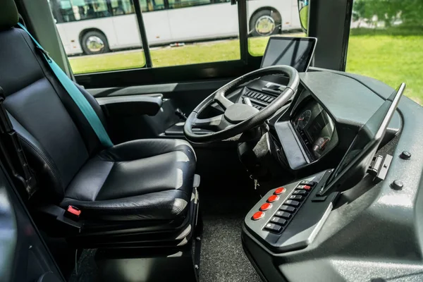 Intercity Bus Deska Rozdzielcza Wyposażona Monitor Systemu Nadzoru Wideo Kierownica — Zdjęcie stockowe