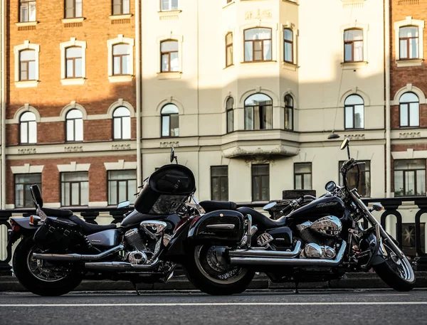 Санкт Петербург Россия Июня 2021 Пара Вертолетов Парковка Honda Shadow — стоковое фото