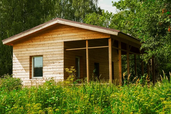 Výstavba Chalupy Baru Ruském Lese Dřevěná Chata Plastovými Okny Stěny — Stock fotografie