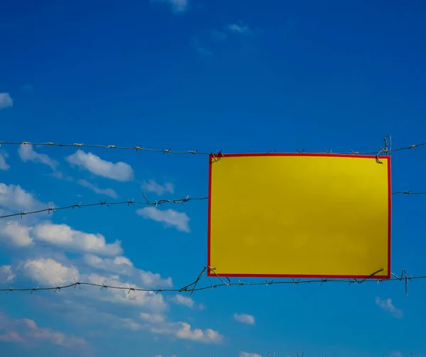 Boş Çerçeve Yasak Bölge Geçiş Yok Tehlike Uyarısı Işareti Sınırın — Stok fotoğraf