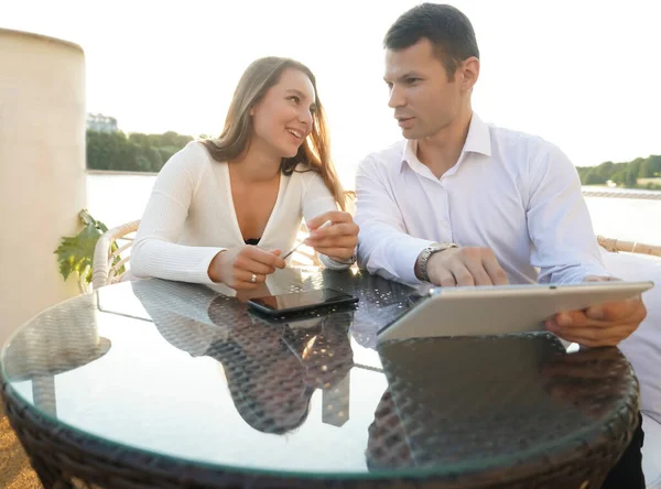 Business Couple Having Fun Talking Together Coffee Shop Street Summer — Stock Photo, Image