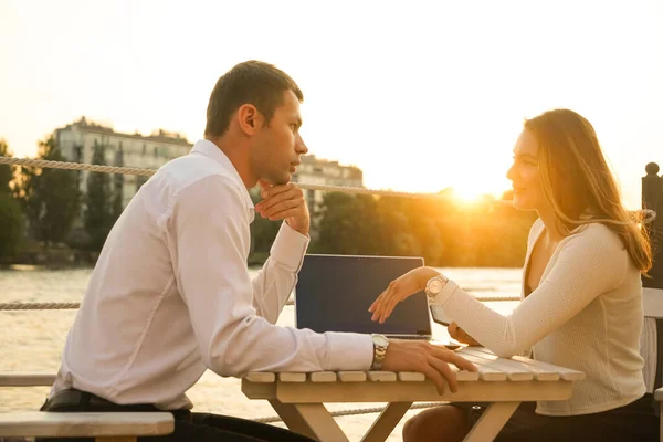 Business Couple Having Fun Talking Together Restaurant Street Summer Cafe — Stock Photo, Image