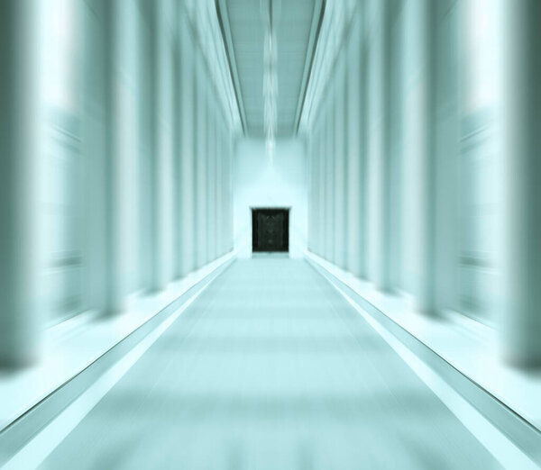 прямая офисная дорожка в современном стиле. длинный пустой коридор с голубыми окнами и стенами. Концепция карантина