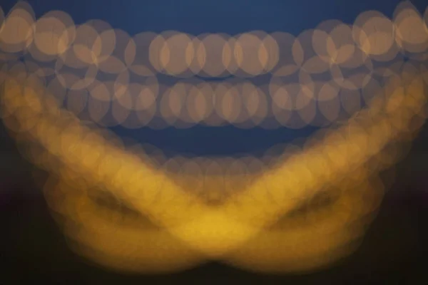 Banner Horizontal Com Luzes Amarelas Penduradas Guirlandas Fundo Azul Escuro — Fotografia de Stock