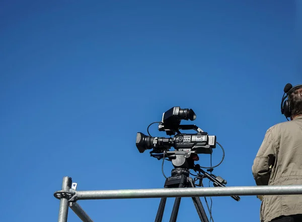 Filmar Operador Câmara Homem Filmando Durante Uma Exibição Cameraman Filmando — Fotografia de Stock