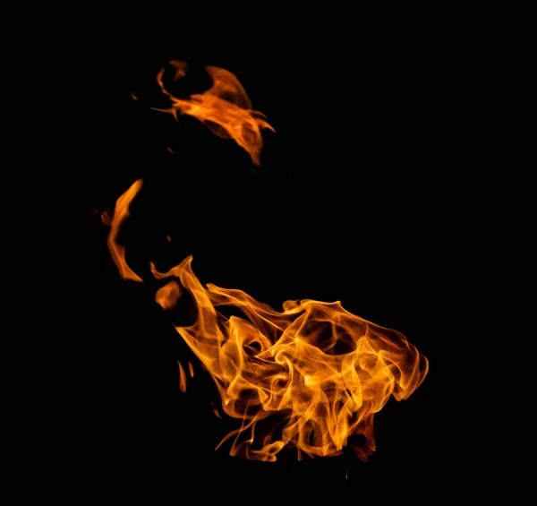 Κοντινή Φωτογραφία Κίτρινες Φλόγες Βγαίνουν Από Φλεγόμενη Βενζίνη Απομονωμένο Μαύρο — Φωτογραφία Αρχείου