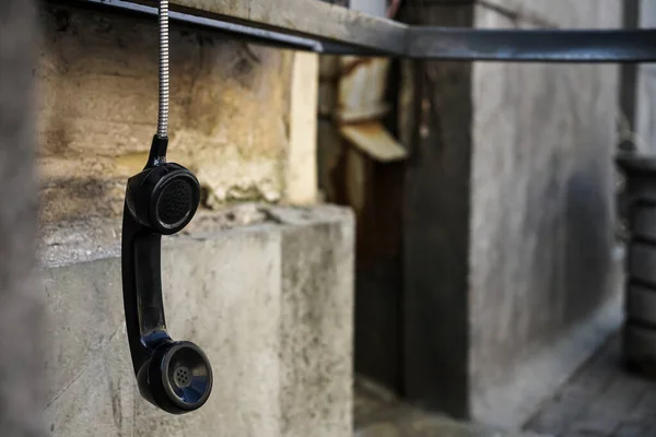 Ein Drehbarer Telefonzeiger Auf Dem Hintergrund Der Straßenmauer Telefonstation Anrufbox — Stockfoto