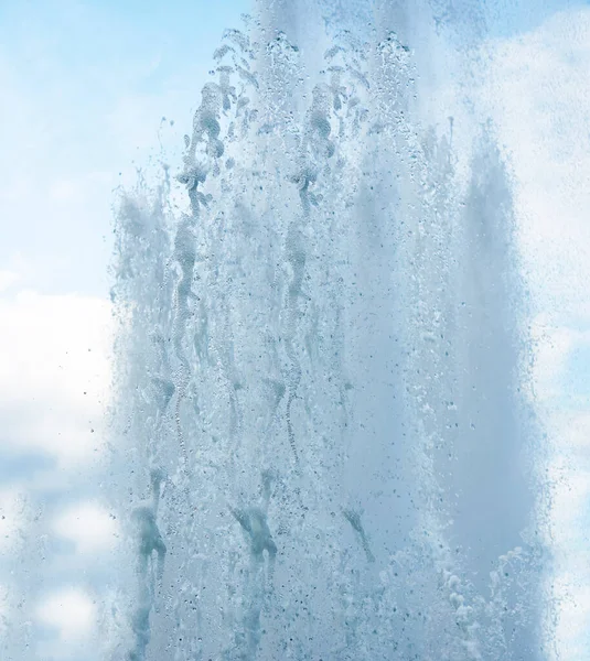 Das Sprudelnde Wasser Eines Brunnens Wasserspritzer Brunnen Abstraktes Bild — Stockfoto