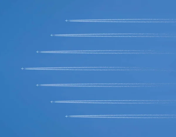 Vestígios Dos Aviões Jacto Voadores Céu Limpo — Fotografia de Stock
