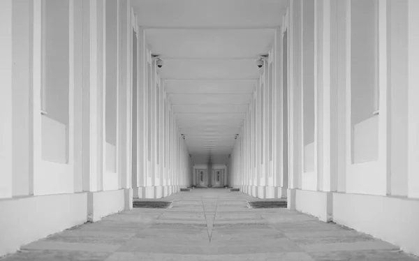 Symmetrical View Passages Entrances — Stock Photo, Image