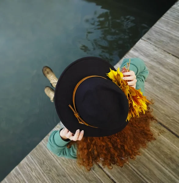 Redhead Curly Woman Sitting Wooden Pier Autumn Park Top View — Stock Photo, Image