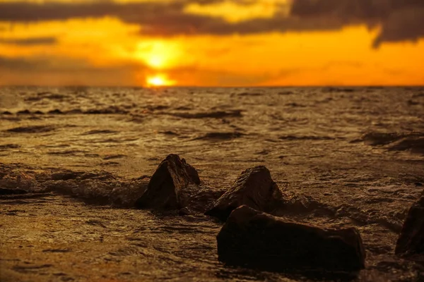 Slunce Zapadá Nad Obzor Oceánu Pohled Ostrova — Stock fotografie