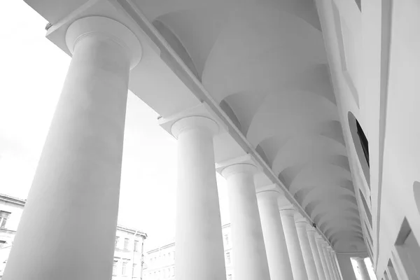 Fondo Pasarela Columnas Blancas Perspectiva — Foto de Stock