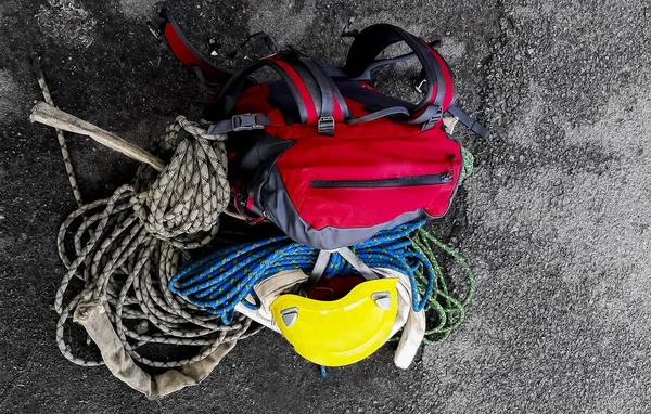 Equipamento Escalada Fundo Estrada Asfalto Vista Superior Instalador Alta Altitude — Fotografia de Stock