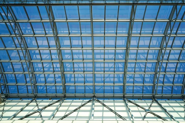 Merkezindeki Güneş Işığında Camdan Çatı Güneşli Bir Gün Modern Business — Stok fotoğraf