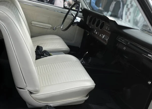 Vintage Retro Car Interior White Leather Seats Vehicle — Stock Photo, Image