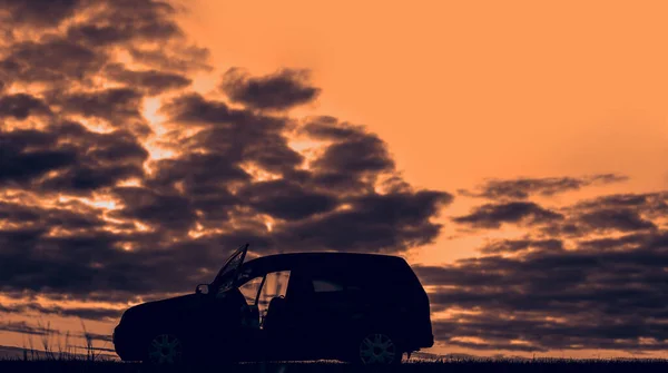 Літній Захід Сонця Полі Небі Чорного Яскравого Червоного Жовтого Кольору — стокове фото