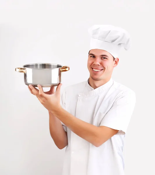 Feliz Chef Caucásico Sosteniendo Una Cacerola Vacía Aislada Sobre Fondo —  Fotos de Stock