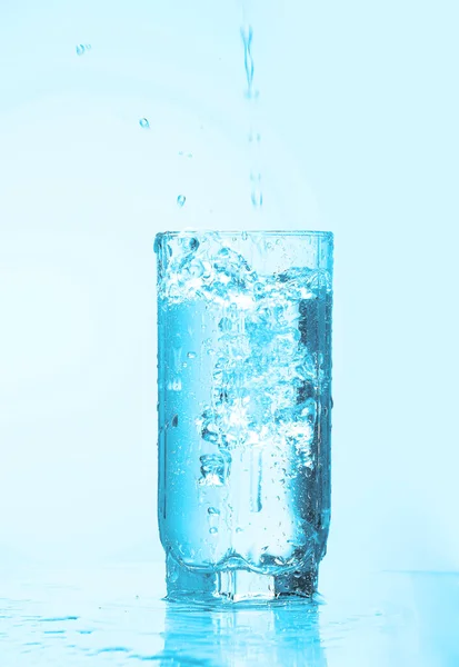 Pouring Water Pouring Glass Isolated — Stock Photo, Image