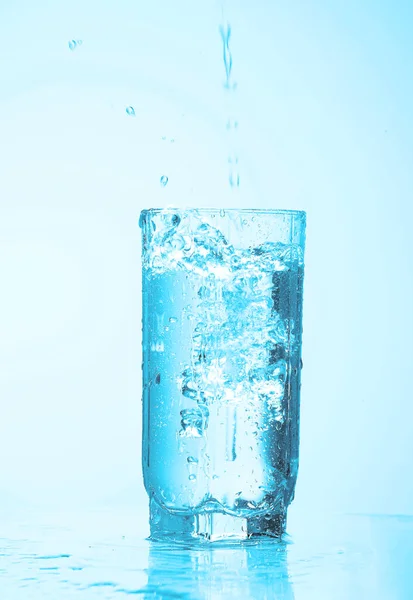 Pouring Water Pouring Glass Isolated — Stock Photo, Image