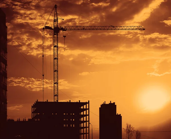 Fond Silhouette Bâtiment Grue Ascenseur Charges Avec Coucher Soleil Rayons — Photo