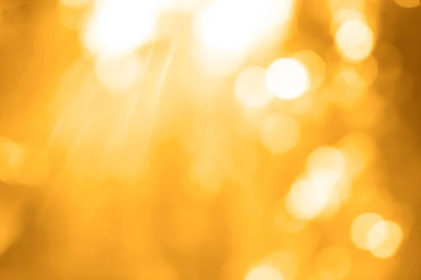 Piękny Bokeh Światła Świecącego Przez Drzewo Promienie Słoneczne — Zdjęcie stockowe