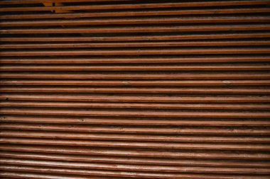 Penceredeki tahtadan panjurlar