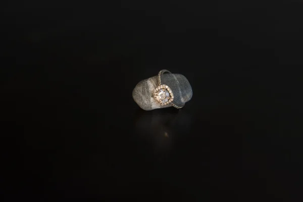 Πολυτελή δαχτυλίδι — Φωτογραφία Αρχείου