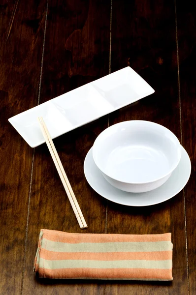 Tom skål på skålen med chopstick, napery. — Stockfoto