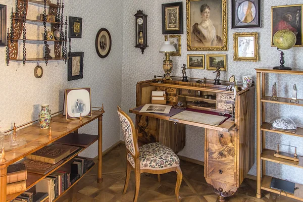 Interior clássico em estilo Biedermeier — Fotografia de Stock