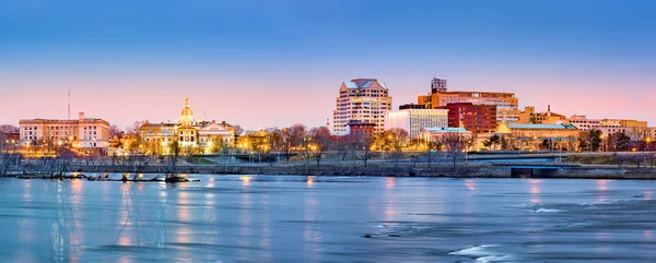 Trenton skyline panoráma-hajnalban — Stock Fotó