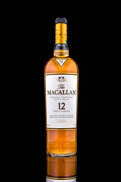 Bottle of Macallan single malt whisky — Stock Photo, Image