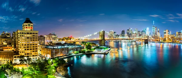 Panorama da cidade de Nova York à noite — Fotografia de Stock