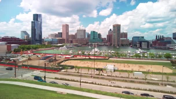 Baltimore Puerto Interior y skyline — Vídeos de Stock