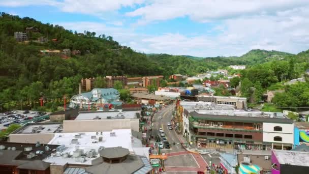 Vue aérienne de la rue principale Gatlinburgs — Video