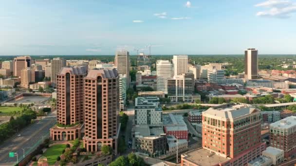 Vista aérea de Richmond, Virginia State Capitol e horizonte — Vídeo de Stock