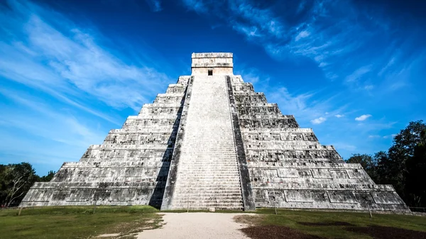 Пирамида Чичен-Ица — стоковое фото