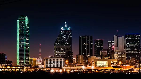 Skyline de Dallas por la noche — Foto de Stock
