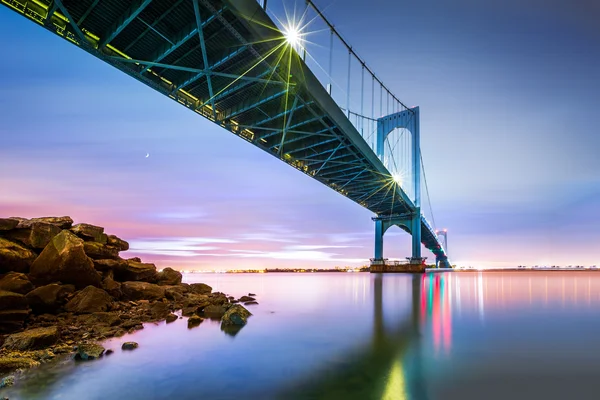 Ponte di pietra bianca al tramonto — Foto Stock